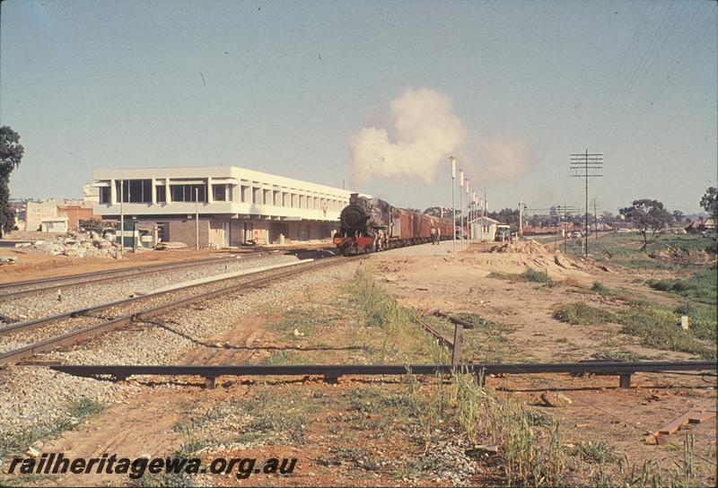 P09759
PM class 708, Down goods to Goomalling, station building, platform under construction, East Northam. EGR line.
