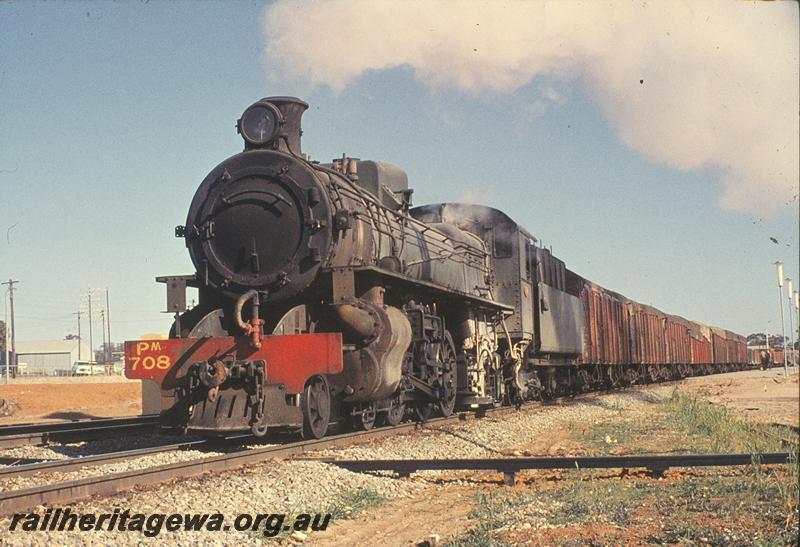 P09760
PM class 708, Down goods to Goomalling, platform under construction, East Northam. EGR line.
