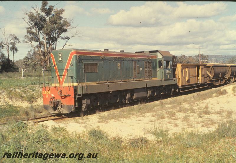 P09780
A class 1506, bauxite train, between Jarrahdale and Mundijong. MJ line.
