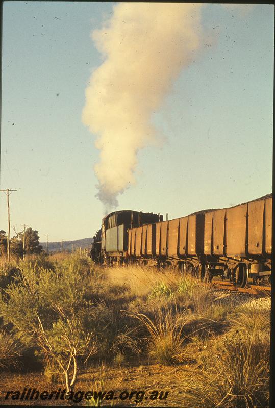 P09790
PMR class 721, up coal train, departing North Dandalup, departure signal in distance. SWR line.
