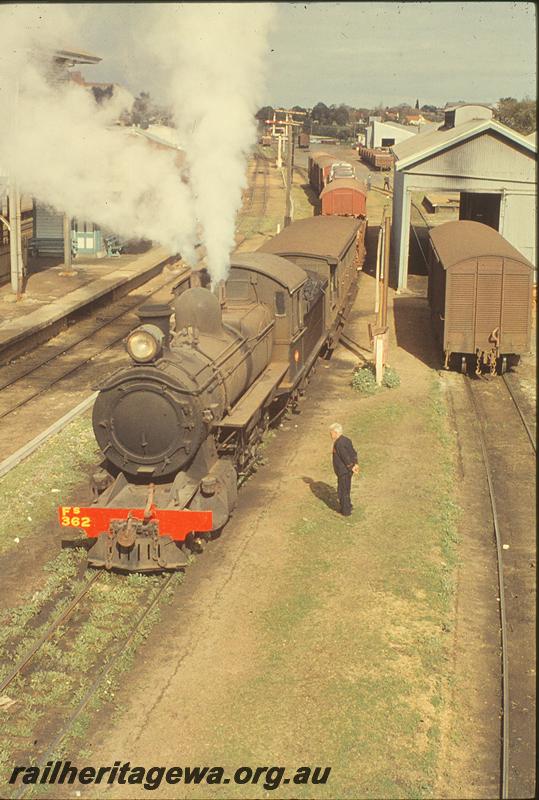 P09804
FS class 362 shunting train in yard, signals, water column, goods shed, Subiaco. ER line.
