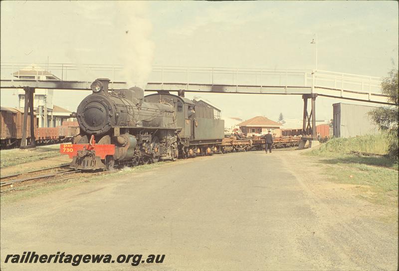 P09806
PMR class 730, station building, signal box, footbridge, shunting into back sidings, Subiaco. ER line.
