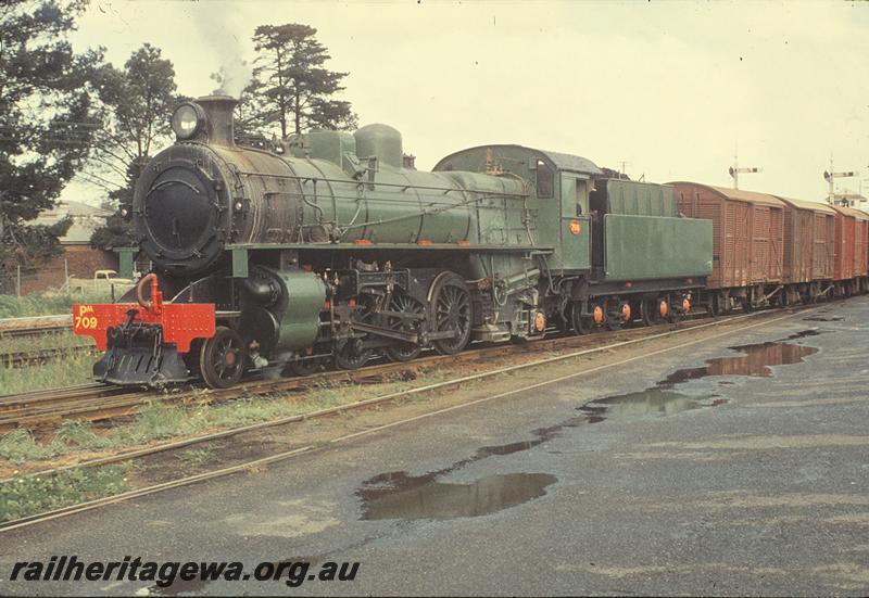 P09813
PM class 709, down goods, shunting Subiaco. ER line.
