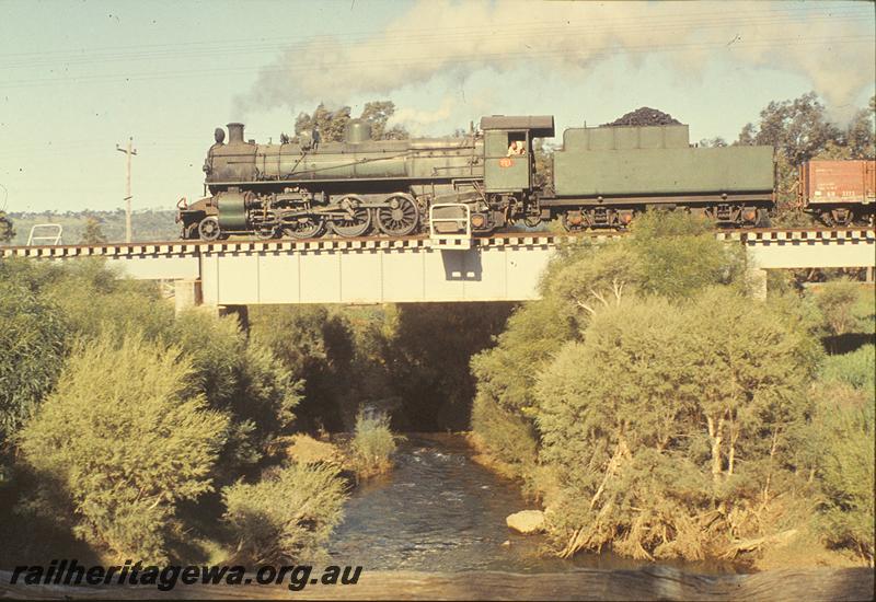 P09818
PMR class 731, on up goods, Serpentine River bridge. SWR line.
