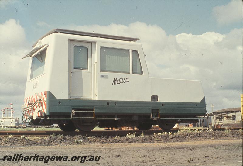 P09835
Matisa Track Recorder Car, low level end and side view, Twin pole three dolly bracket signal in the background, Midland, ER line
