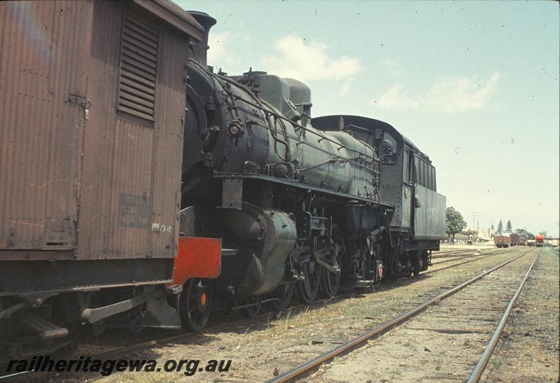 P09941
PMR class 729, shunting, part of goods shed, platform and overbridge visible in distance, TNT Siding end of Maylands. ER line.
