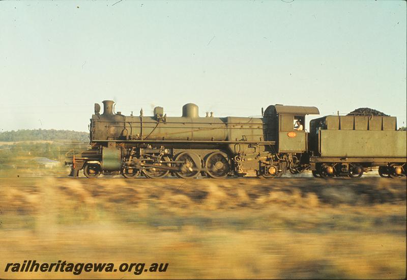 P09998
PMR class 724, up goods, north of Kelmscott. SWR line.
