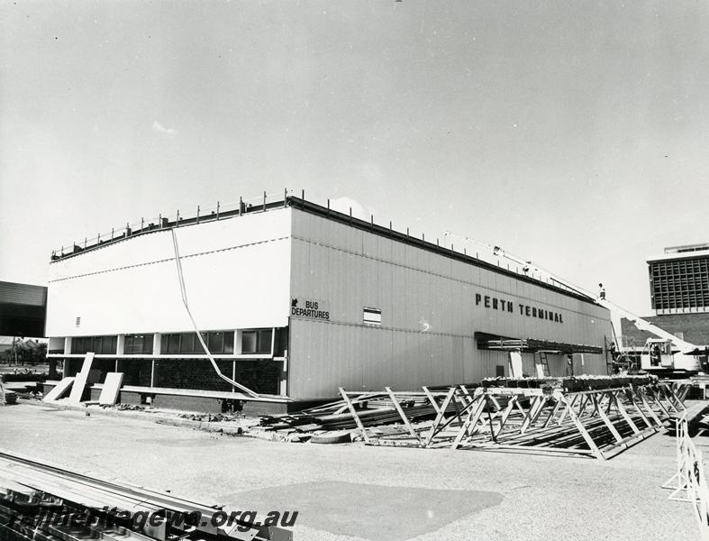 P10009
Temporary terminal building, East Perth Terminal, demolition of structure
