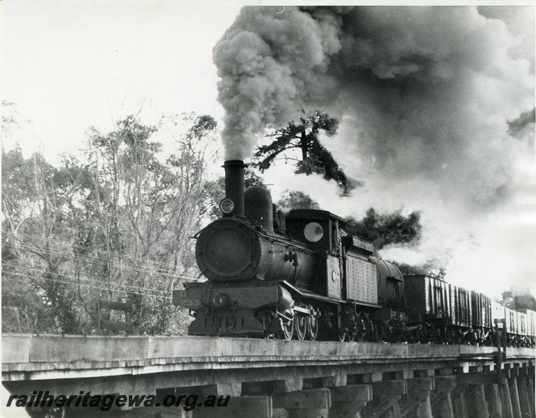 P10013
G class 233, goods train on the Bunbury to Busselton railway, BB line
