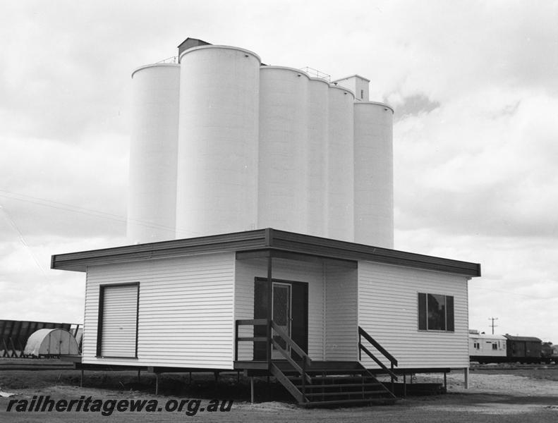 P10046
Station building, Trayning, GM line, new
