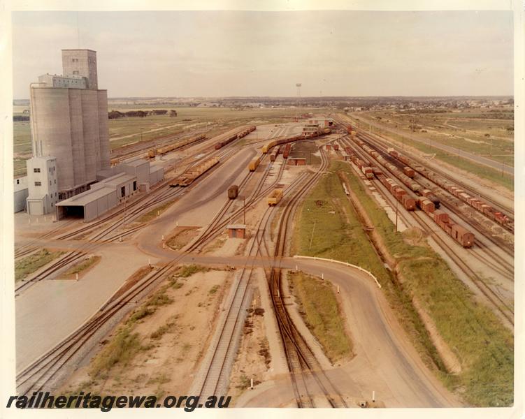 P10047
Marshalling Yard, West Merredin, elevated view looking west
