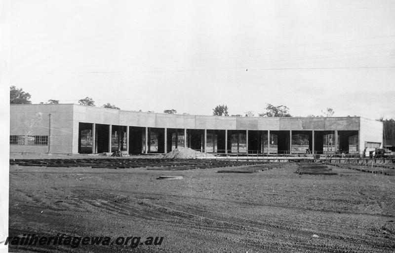 P10048
Roundhouse, Collie, BN line, under construction, nearing completion, view from front
