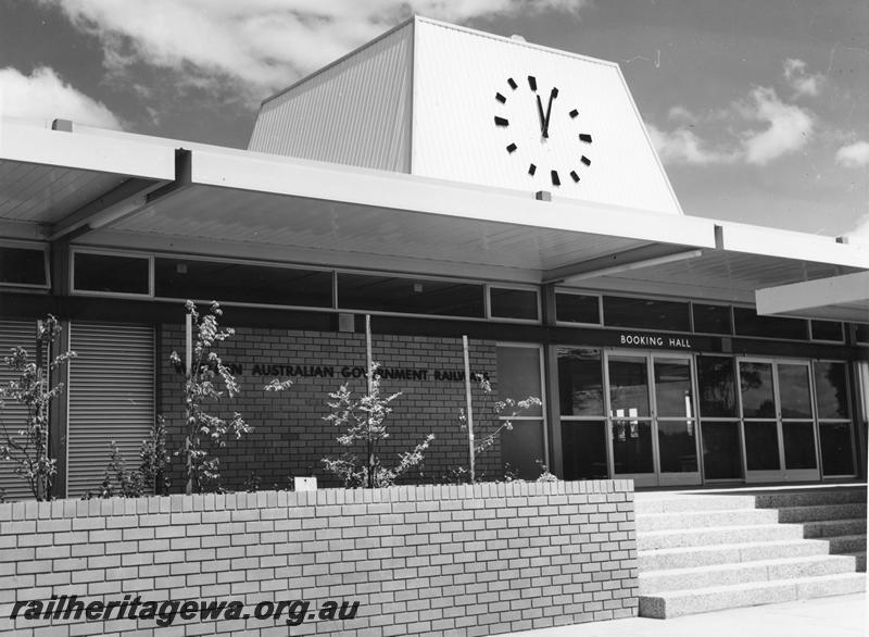 P10052
Station building, Midland Terminal, showing entrance to booking hall
