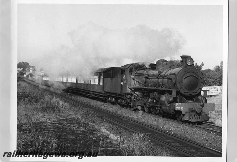 P10111
PMR class 722, having departed Subiaco heading for Daglish, on the 