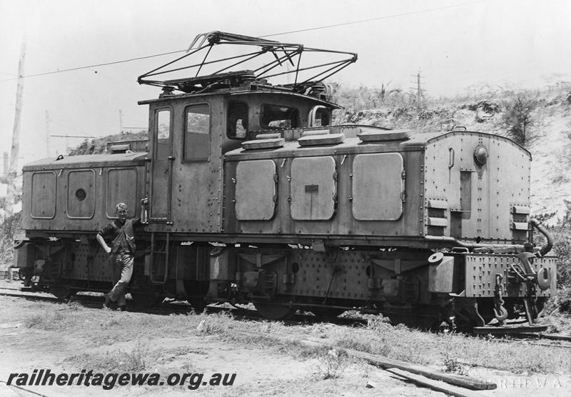 P10160
SEC electric loco No.1, side and front view

