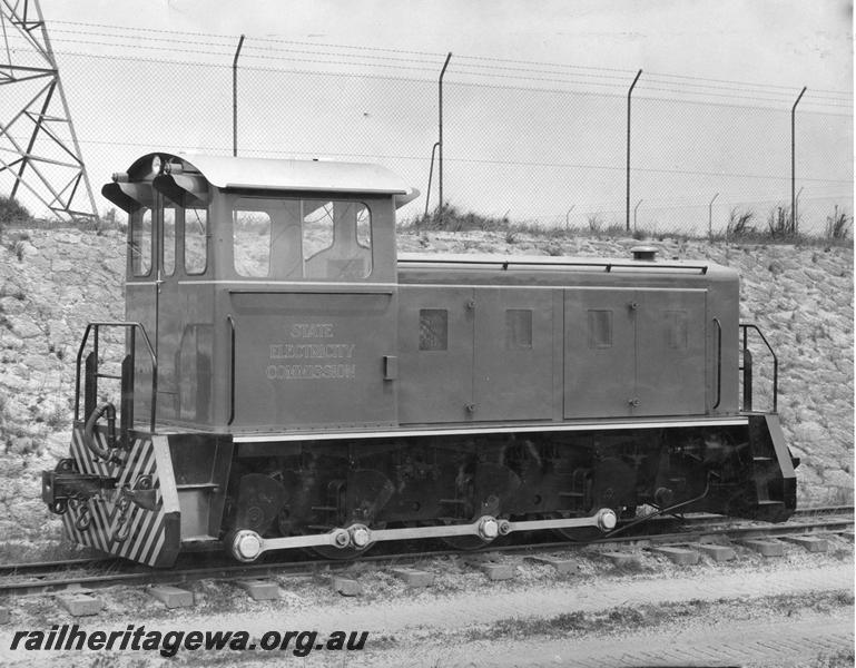 P10164
SEC diesel loco, end and side view 