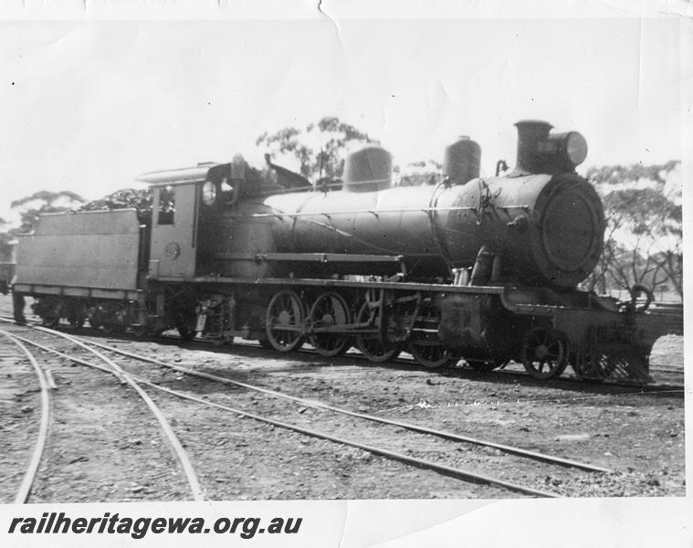 P10200
MRWA A class loco, side and front view
