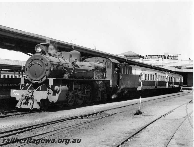 P10282
PMR Class 724 coupled to a brand new ADA/ADX class railcar set, Platform 1, Perth Station
