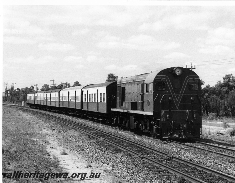 P10292
G class 51 in green livery on suburban passenger service
