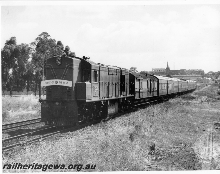 P10295
R class 1901in green livery and chain handrails, heading a hired special, the BP 