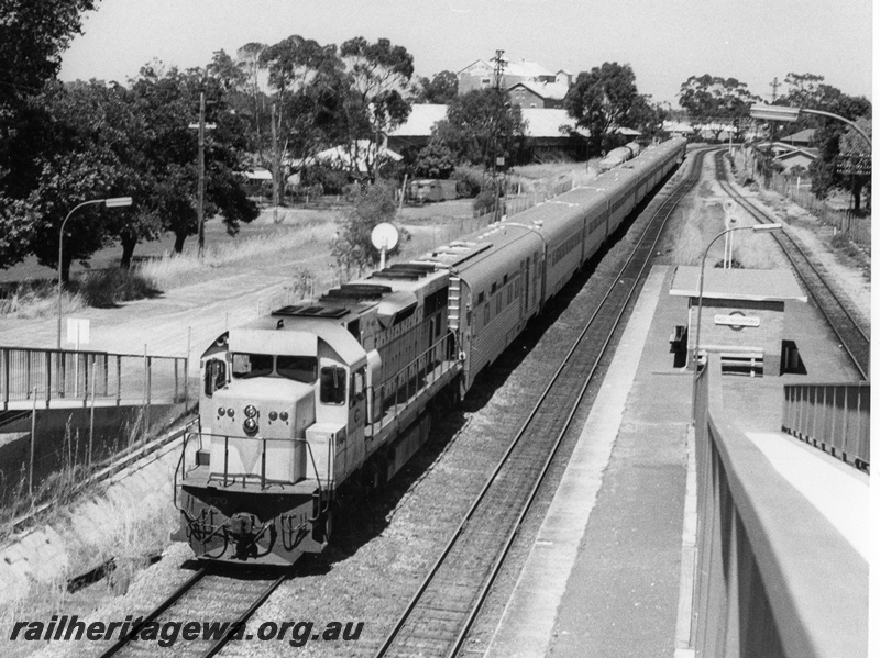 P10307
L class 257 in original livery hauling the 