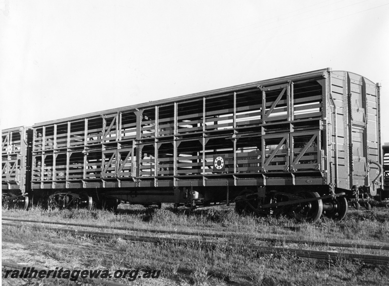 P10314
SA class bogie sheep wagon, as new, side and end view
