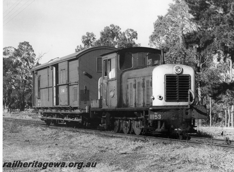P10322
Z class 1153 in green livery hauling only Z class 461 brakevan, probably en route to Busselton, near Wonnerup, BB line, side and front view.
