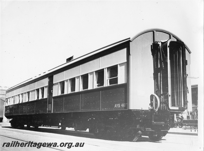 P10415
AYS class 461 buffet car pictured at Midland Workshops after overhaul and repaint into larch green and cream scheme.
