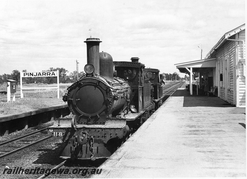 P10458
G class 118 steam locomotive hauling another G class locomotive at Pinjarra. Both locomotives were enroute to Forrestfield for disposal and preservation. SWR line.
