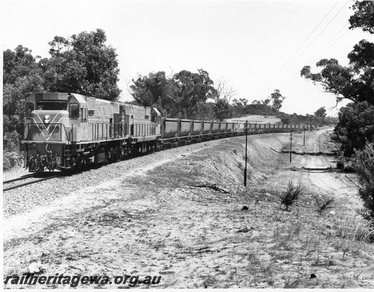 P10474
6 of 6. N class 1873 and 1874 diesel locomotives with an empty bauxite consist between Kwinana and Wellard enroute to Jarrahdale.
