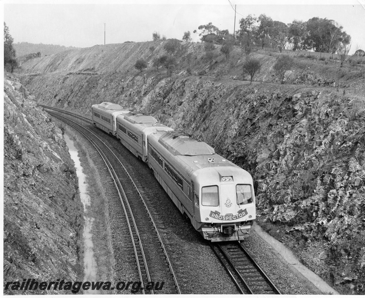 P10479
Prospector 3 car set travelling through Horseshoe cutting on the Avon Valley line enroute to Kalgoorlie.
