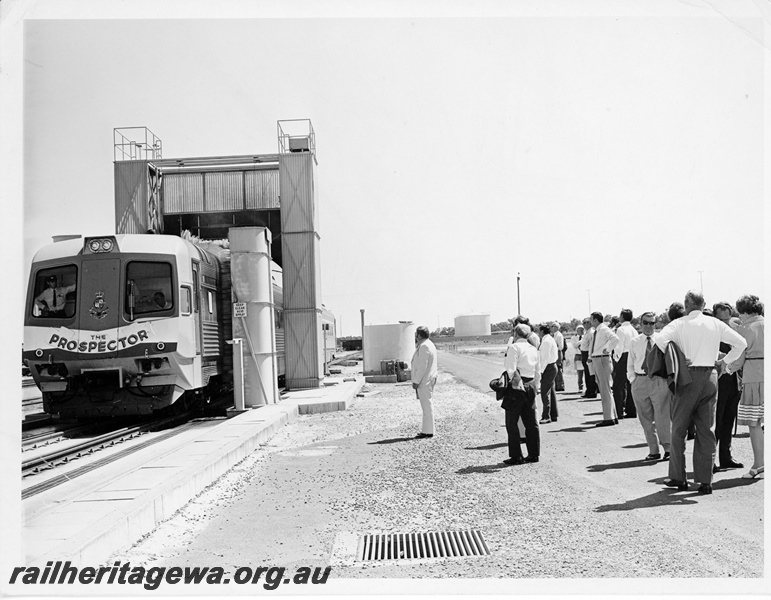 P10542
WCA Prospector railcar proceeding through the carriage washing system at Forrestfield with guests viewing the operation.
