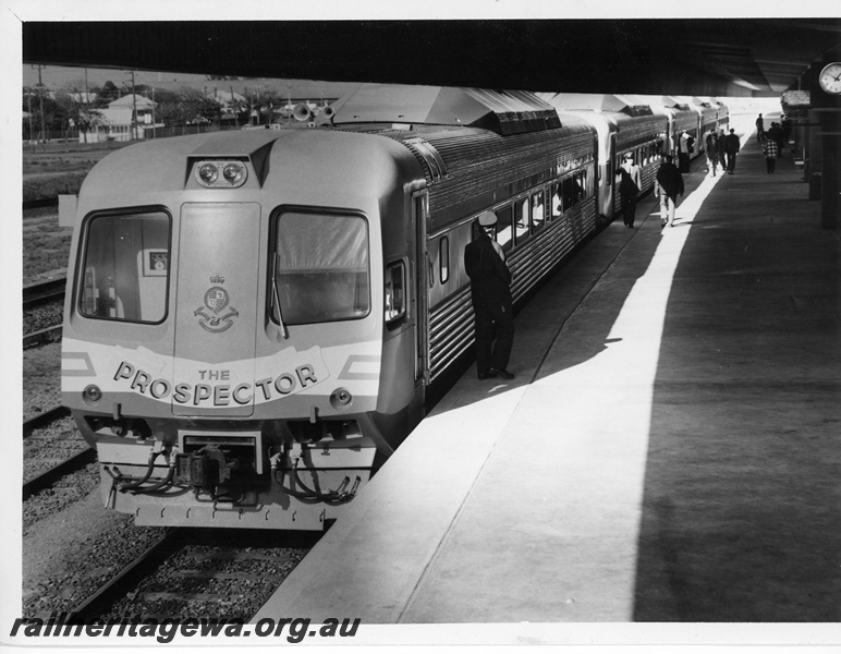 P10613
5 car Prospector set at Perth Terminal. Possibly used for public display.
