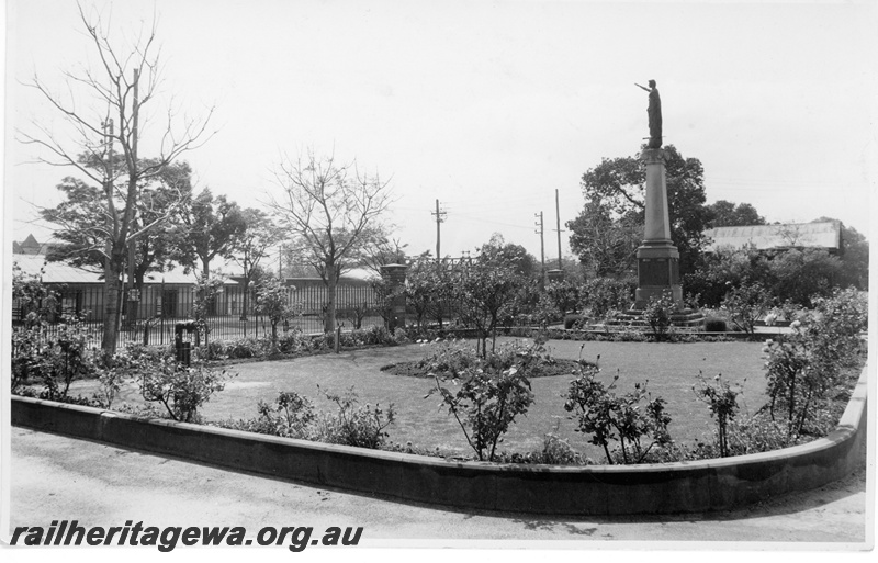 P10818
Memorial to the fallen, gardens, Midland Workshops
