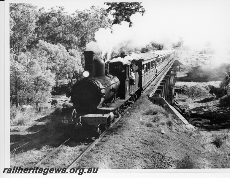 P10920
G class 123 steam locomotive 