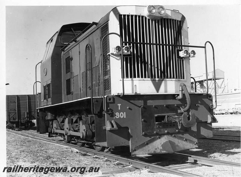 P10978
T class 1801, in green livery with white end with red V, side and end view
