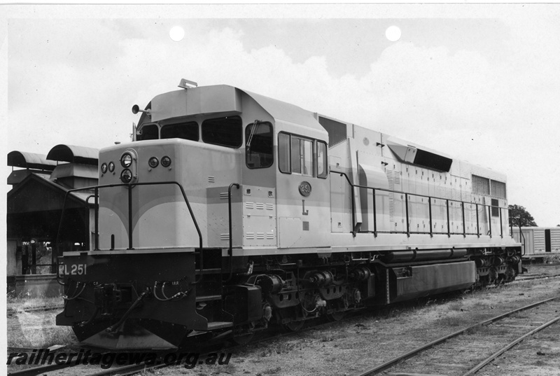 P10986
L class 251, in two tone blue livery, front and side view
