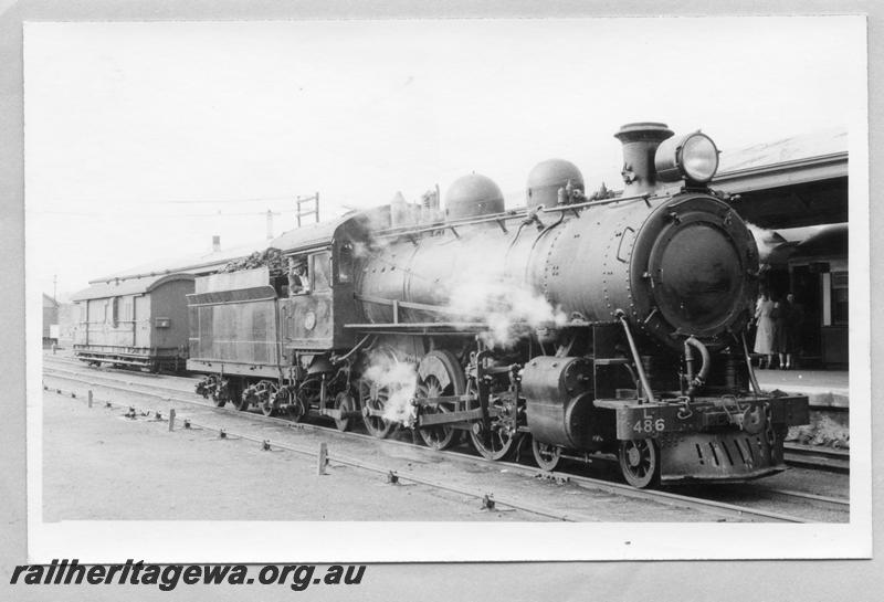 P11006
L class 486, Kalgoorlie, EGR line, side and front view.
