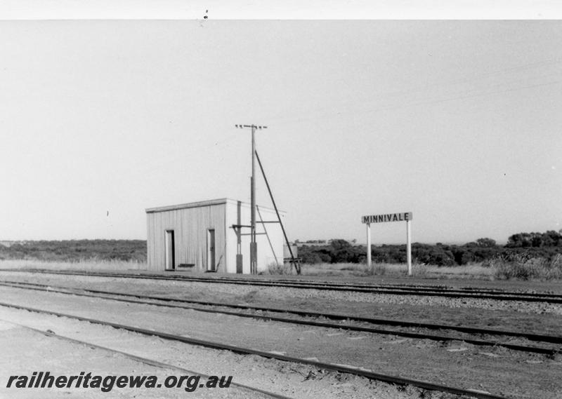 P11028
Station building, nameboard, Minnivale, GM line, trackside view
