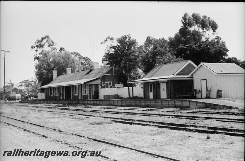 P11069
Station buildings, Watheroo, MR line, trackside view looking north
