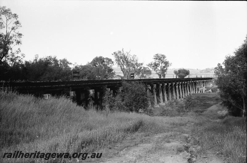 P11101
Trestle bridge over the Avon River near York, YB line
