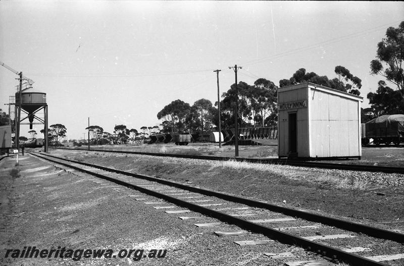 P11122
Out of shed, grain loader, Moulyinning, WLG line, view along the track.
