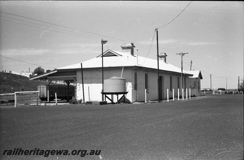 P11146
Station building, Cue, NR line, end and streetside view.
