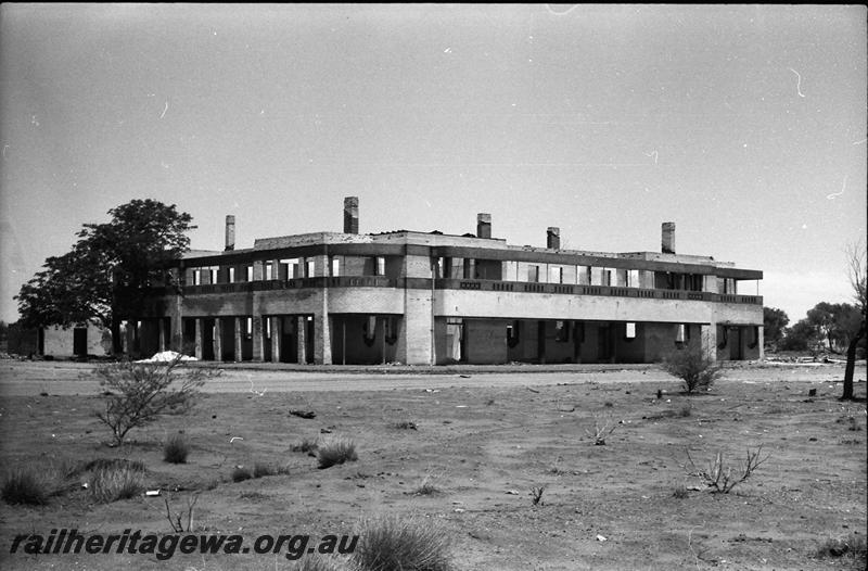 P11150
Hotel, Big Bell, derelict
