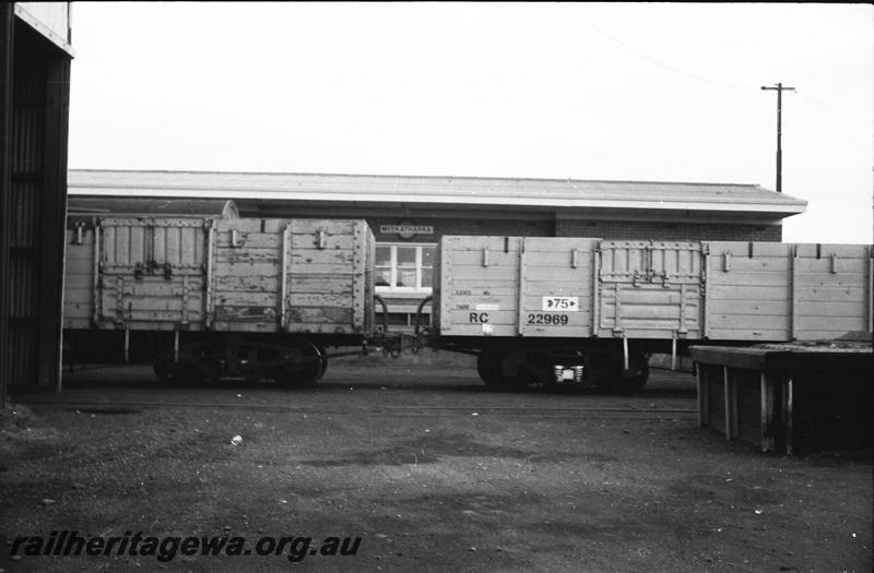 P11164
RCA class bogie open wagon, RC class 22969 bogie open wagon, Meekatharra, NR line, side view of the end of the sides

