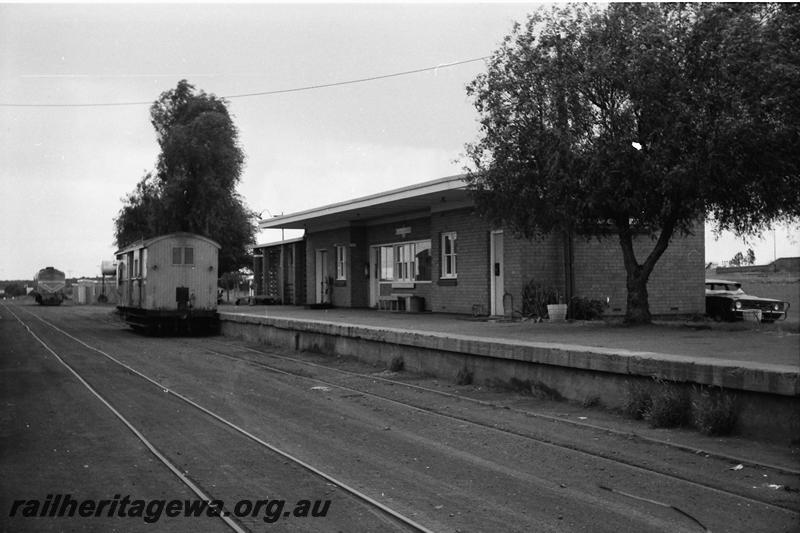 P11168
Z class brakevan, station building, Meekatharra, NR line,
