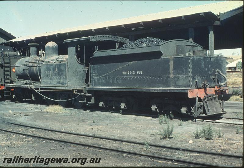 P11261
O class 218, Northam loco shed. ER line.
