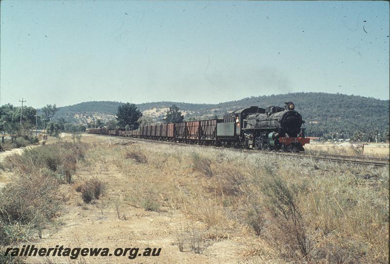 P11338
PMR class 732, down goods, Kelmscott area. SWR line.
