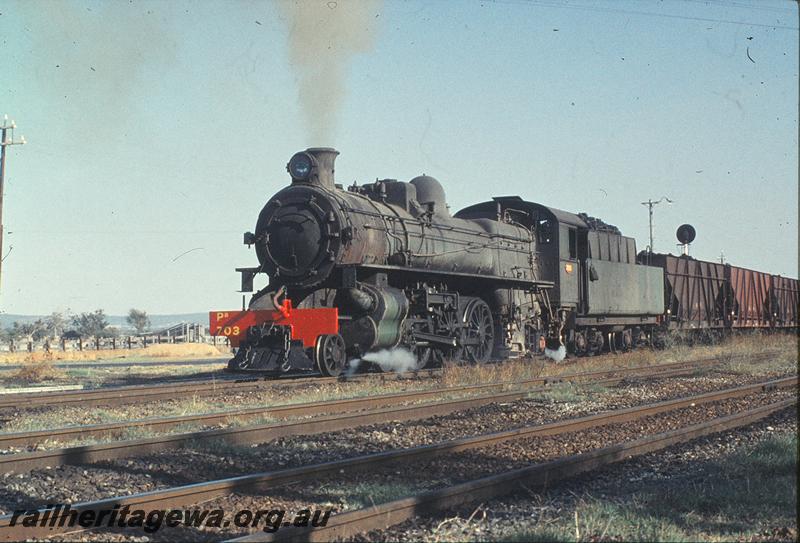 P11346
PM class 703, up goods, departing Pinjarra. SWR line.
