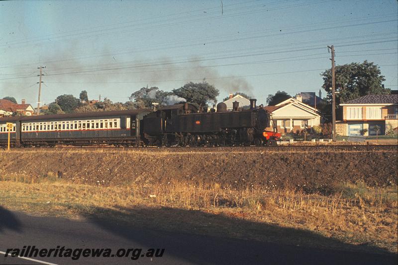 P11349
DD class 599, down suburban passenger, speed limit sign, First Avenue, Mount Lawley. ER line.
